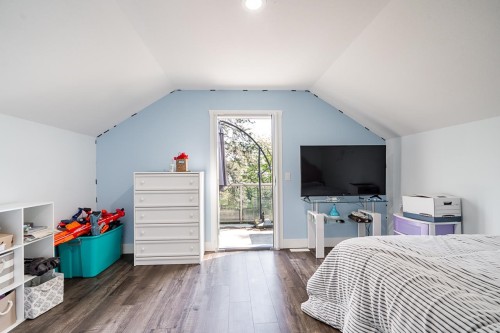 21528 Donovan Avenue, Maple Ridge, BC - Indoor Photo Showing Bedroom