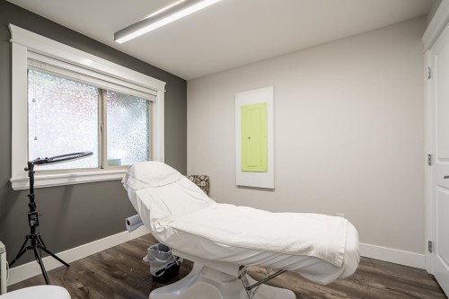21528 Donovan Avenue, Maple Ridge, BC - Indoor Photo Showing Bedroom