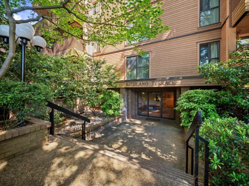 402-2211 2Nd Avenue W, Vancouver, BC - Outdoor