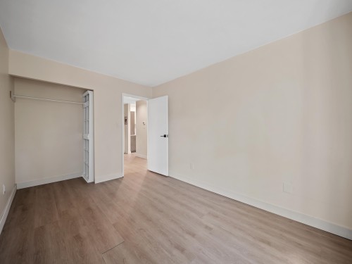 402-2211 2Nd Avenue W, Vancouver, BC - Indoor Photo Showing Other Room