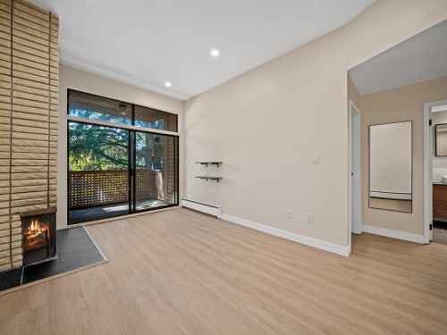 402-2211 2Nd Avenue W, Vancouver, BC - Indoor Photo Showing Other Room