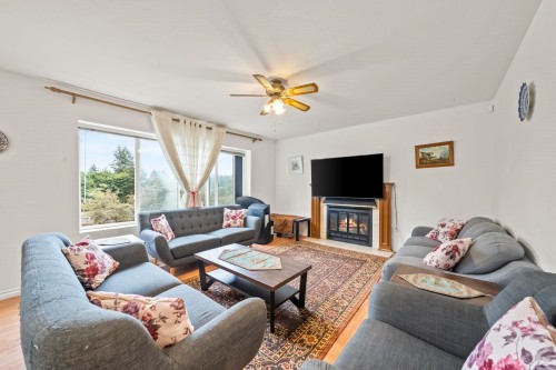 1125 Cecile Drive, Port Moody, BC - Indoor Photo Showing Living Room With Fireplace