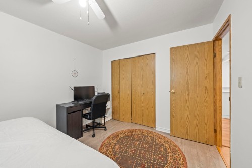 1125 Cecile Drive, Port Moody, BC - Indoor Photo Showing Bedroom