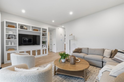 3410 Korba Avenue, Coquitlam, BC - Indoor Photo Showing Living Room
