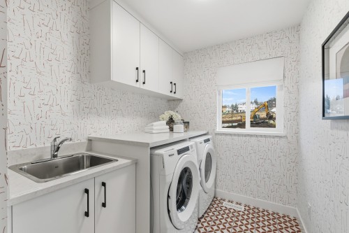 3410 Korba Avenue, Coquitlam, BC - Indoor Photo Showing Laundry Room