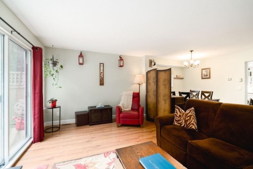 22-795 Noons Creek Drive, Port Moody, BC - Indoor Photo Showing Living Room