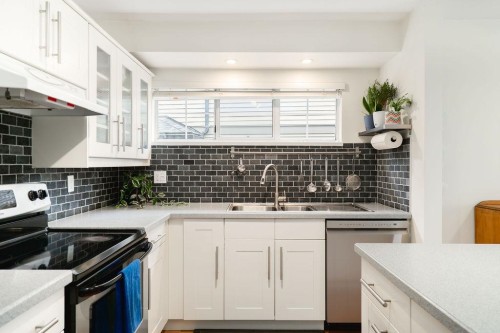 22-795 Noons Creek Drive, Port Moody, BC - Indoor Photo Showing Kitchen With Upgraded Kitchen
