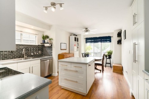 22-795 Noons Creek Drive, Port Moody, BC - Indoor Photo Showing Kitchen