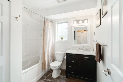 22-795 Noons Creek Drive, Port Moody, BC - Indoor Photo Showing Bathroom