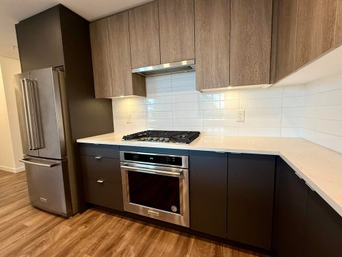 312-621 Regan Avenue, Coquitlam, BC - Indoor Photo Showing Kitchen