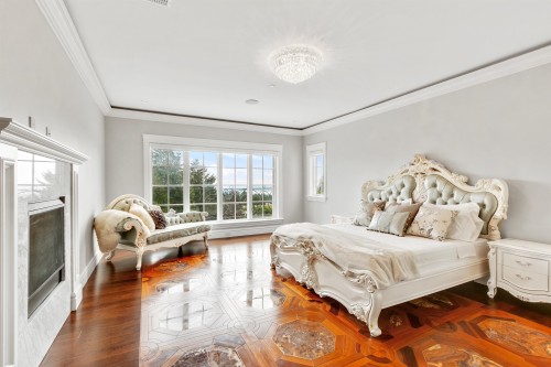 735 St. Andrews Road, West Vancouver, BC - Indoor Photo Showing Bedroom