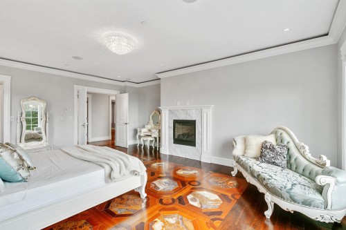 735 St. Andrews Road, West Vancouver, BC - Indoor With Fireplace