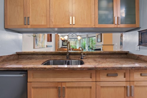 106-1147 Nelson Street, Vancouver, BC - Indoor Photo Showing Kitchen With Double Sink
