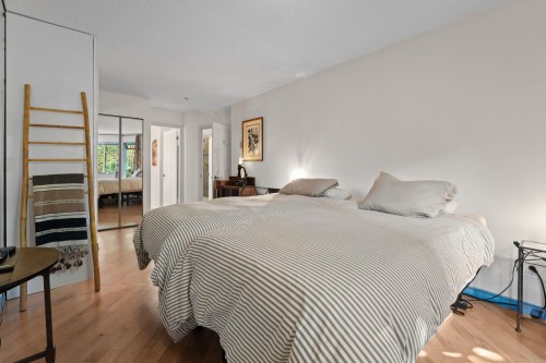 106-1147 Nelson Street, Vancouver, BC - Indoor Photo Showing Bedroom