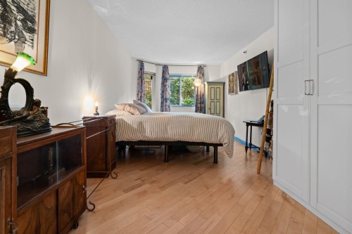 106-1147 Nelson Street, Vancouver, BC - Indoor Photo Showing Bedroom