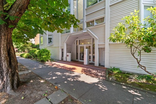 106-1147 Nelson Street, Vancouver, BC - Outdoor