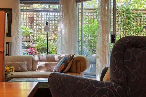 106-1147 Nelson Street, Vancouver, BC - Indoor Photo Showing Living Room