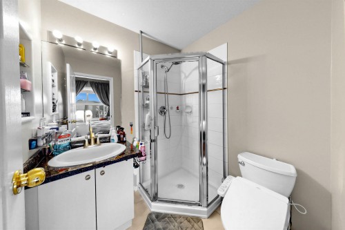 19-7100 Lynnwood Drive, Richmond, BC - Indoor Photo Showing Bathroom