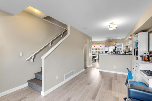 19-7100 Lynnwood Drive, Richmond, BC - Indoor Photo Showing Other Room