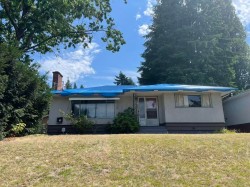 697 Fairview Street  Coquitlam, BC V3J 4B3