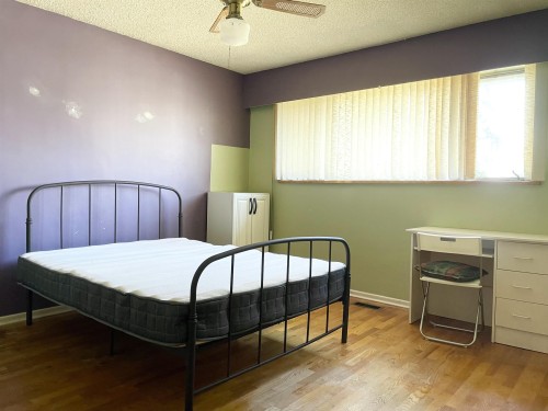 697 Fairview Street, Coquitlam, BC - Indoor Photo Showing Bedroom