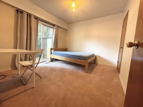 697 Fairview Street, Coquitlam, BC - Indoor