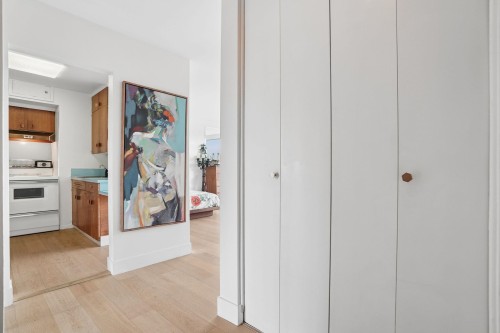 302-710 Chilco Street, Vancouver, BC - Indoor