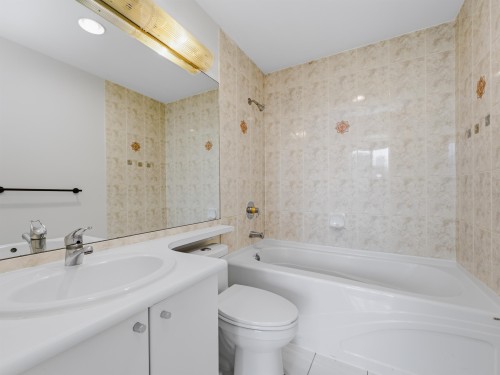 2304-1239 Georgia Street W, Vancouver, BC - Indoor Photo Showing Bathroom