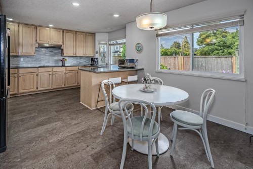 9851 Haddon Drive, Richmond, BC - Indoor Photo Showing Dining Room