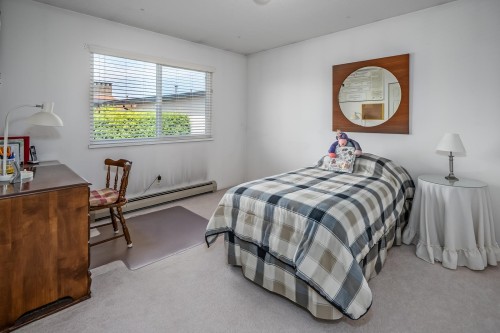 9851 Haddon Drive, Richmond, BC - Indoor Photo Showing Bedroom