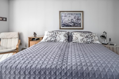 9851 Haddon Drive, Richmond, BC - Indoor Photo Showing Bedroom