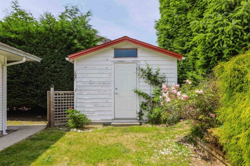 5078 Bay Road, Sechelt, BC - Outdoor With Exterior
