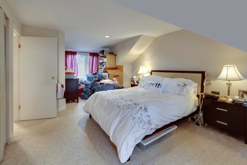 1373 64Th Avenue W, Vancouver, BC - Indoor Photo Showing Bedroom