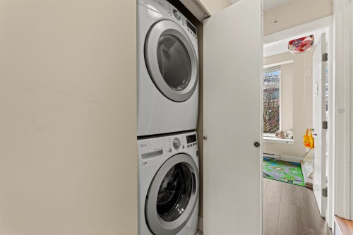 7-5132 Canada Way, Burnaby, BC - Indoor Photo Showing Laundry Room