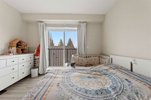7-5132 Canada Way, Burnaby, BC - Indoor Photo Showing Bedroom