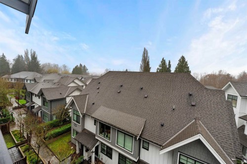 7-5132 Canada Way, Burnaby, BC - Outdoor