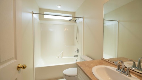 5839 Trail Avenue, Sechelt, BC - Indoor Photo Showing Bathroom