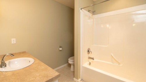 5839 Trail Avenue, Sechelt, BC - Indoor Photo Showing Bathroom