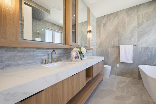 6383 Grant Street, Burnaby, BC - Indoor Photo Showing Bathroom
