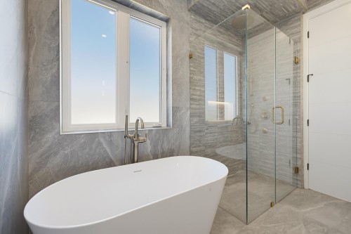 6383 Grant Street, Burnaby, BC - Indoor Photo Showing Bathroom
