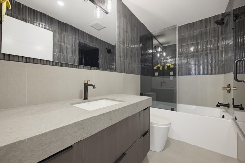 6383 Grant Street, Burnaby, BC - Indoor Photo Showing Bathroom