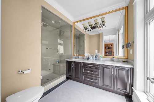 10651 Granville Avenue, Richmond, BC - Indoor Photo Showing Bathroom