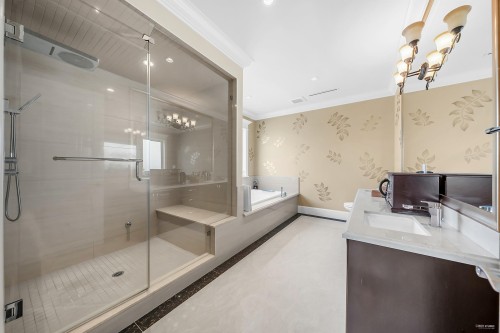 10651 Granville Avenue, Richmond, BC - Indoor Photo Showing Bathroom