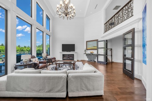 10651 Granville Avenue, Richmond, BC - Indoor Photo Showing Living Room With Fireplace