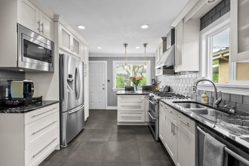 3308 Church Street, Vancouver, BC - Indoor Photo Showing Kitchen With Double Sink With Upgraded Kitchen