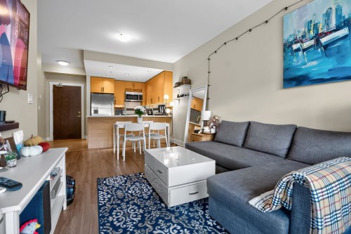 202-4710 Hastings Street, Burnaby, BC - Indoor Photo Showing Living Room
