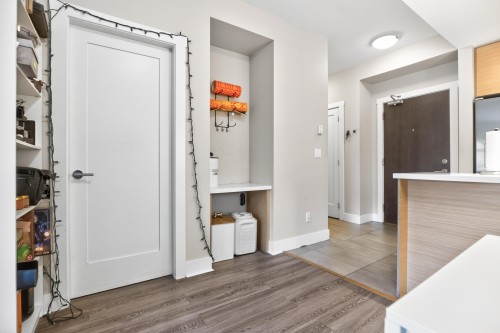 202-4710 Hastings Street, Burnaby, BC - Indoor Photo Showing Other Room