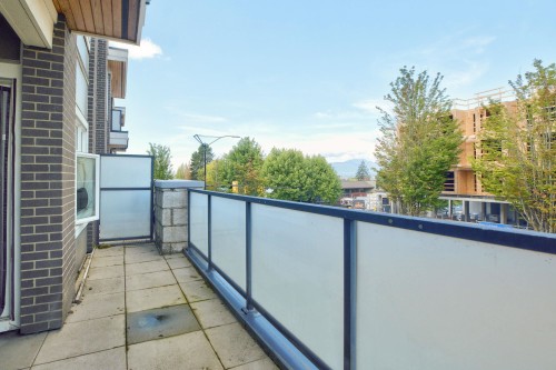 202-4710 Hastings Street, Burnaby, BC - Outdoor
