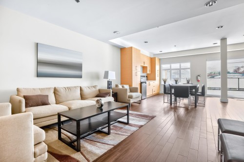 202-4710 Hastings Street, Burnaby, BC - Indoor Photo Showing Living Room