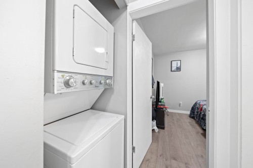 189 64Th Ave E Street, Vancouver, BC - Indoor Photo Showing Laundry Room